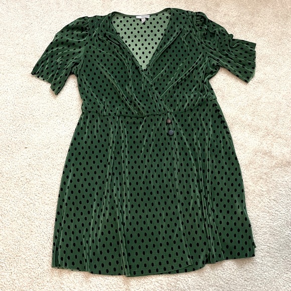 Green and Black Polk-a-Dot ASOS mid-length dress, size 18 - Picture 5 of 14
